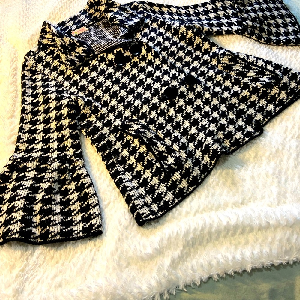 Black and white Saco